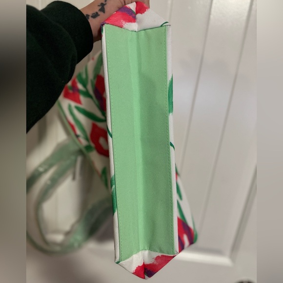 Clinique x Drawbertson “Vibrant Kisses” Canvas Tote Bag NWT - Picture 4 of 4